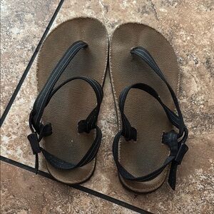 Used Earthrunners size 8.5